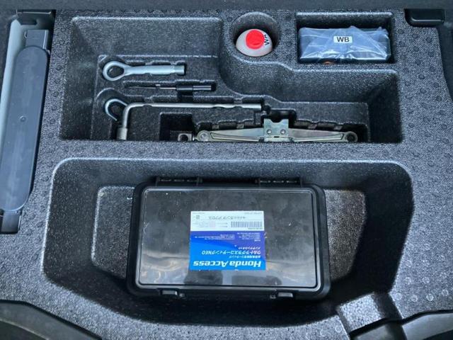 フィット １３Ｇ・Ｌパッケージ　新品タイヤ／保証書／純正　ＳＤナビ／パーキングアシスト　バックガイド／ヘッドランプ　ＬＥＤ／ＵＳＢジャック／ＥＴＣ／ＥＢＤ付ＡＢＳ／横滑り防止装置／アイドリングストップ／バックモニター　バックカメラ（25枚目）