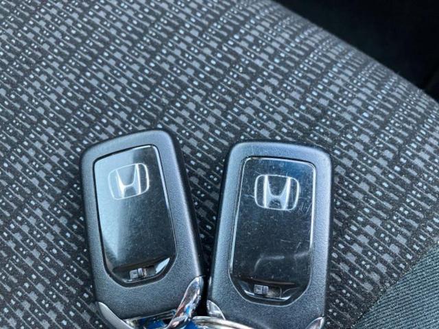 フィット １３Ｇ・Ｌパッケージ　新品タイヤ／保証書／純正　ＳＤナビ／パーキングアシスト　バックガイド／ヘッドランプ　ＬＥＤ／ＵＳＢジャック／ＥＴＣ／ＥＢＤ付ＡＢＳ／横滑り防止装置／アイドリングストップ／バックモニター　バックカメラ（34枚目）