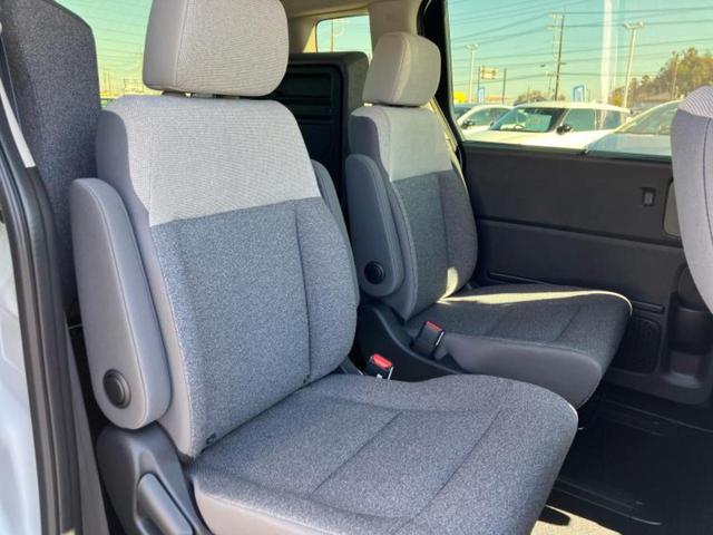 フリード ＡＩＲ　保証書／純正　８インチ　ナビ／ホンダセンシング／両側電動スライドドア／車線逸脱防止支援システム／登録済未使用車／ヘッドランプ　ＬＥＤ／ＵＳＢジャック／Ｂｌｕｅｔｏｏｔｈ接続／ＥＢＤ付ＡＢＳ　禁煙車（6枚目）