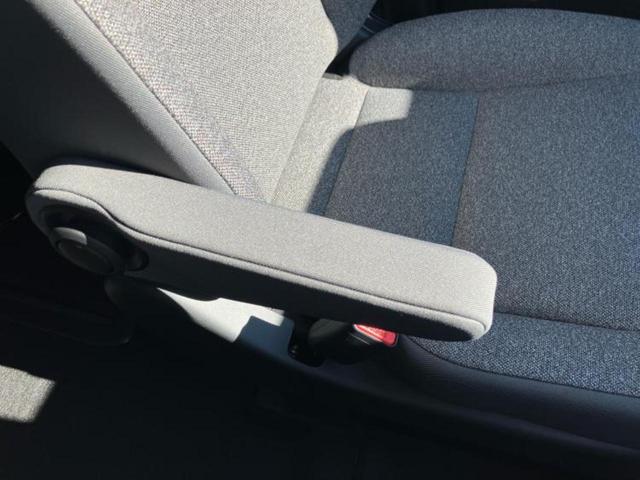 フリード ＡＩＲ　保証書／純正　８インチ　ナビ／ホンダセンシング／両側電動スライドドア／車線逸脱防止支援システム／登録済未使用車／ヘッドランプ　ＬＥＤ／ＵＳＢジャック／Ｂｌｕｅｔｏｏｔｈ接続／ＥＢＤ付ＡＢＳ　禁煙車（32枚目）