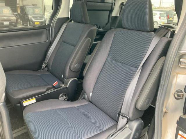 ノア X 新品タイヤ/保証書/社外 9インチ ナビ/トヨタセーフティセンス/電動スライドドア/車線逸脱防止支援システム/ヘッドランプ LED/Bluetooth接続/ETC/EBD付ABS/横滑り防止装置(8枚目)