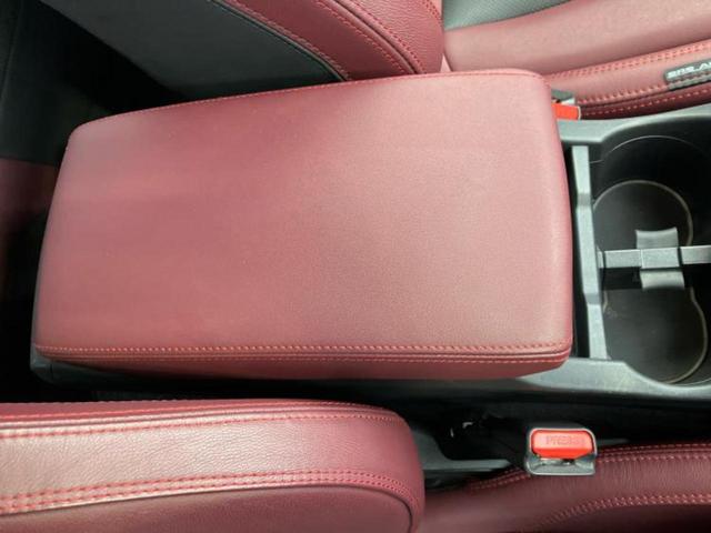 レヴォーグ ４ＷＤ　ＳＴＩスポーツＥＸ　新品タイヤ／保証書／純正　１１．６インチ　メモリーナビ／スマートリヤビューミラー／アイサイト／シートヒーター　全席／車線逸脱防止支援システム／シート　フルレザー／電動バックドア　革シート　バックカメラ（33枚目）