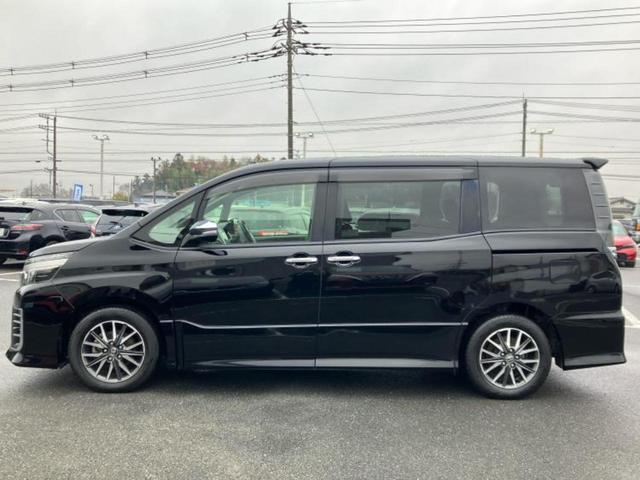 ヴォクシー ＺＳキラメキ２　保証書／純正　９インチ　ＳＤナビ／フリップダウンモニター　純正　１２．１インチ／トヨタセーフティセンス／両側電動スライドドア／車線逸脱防止支援システム／ヘッドランプ　ＬＥＤ　衝突被害軽減システム（2枚目）