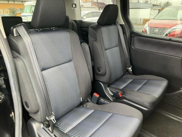 ヴォクシー ＺＳキラメキ２　保証書／純正　９インチ　ＳＤナビ／フリップダウンモニター　純正　１２．１インチ／トヨタセーフティセンス／両側電動スライドドア／車線逸脱防止支援システム／ヘッドランプ　ＬＥＤ　衝突被害軽減システム（6枚目）