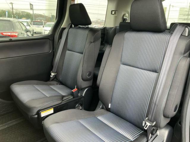 ヴォクシー ＺＳキラメキ２　保証書／純正　９インチ　ＳＤナビ／フリップダウンモニター　純正　１２．１インチ／トヨタセーフティセンス／両側電動スライドドア／車線逸脱防止支援システム／ヘッドランプ　ＬＥＤ　衝突被害軽減システム（8枚目）