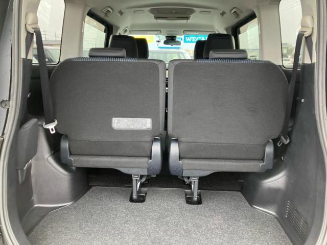 ヴォクシー ＺＳキラメキ２　保証書／純正　９インチ　ＳＤナビ／フリップダウンモニター　純正　１２．１インチ／トヨタセーフティセンス／両側電動スライドドア／車線逸脱防止支援システム／ヘッドランプ　ＬＥＤ　衝突被害軽減システム（20枚目）