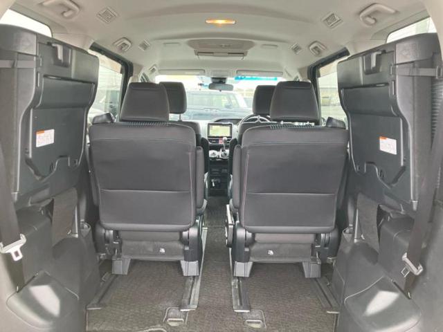 ヴォクシー ＺＳキラメキ２　保証書／純正　９インチ　ＳＤナビ／フリップダウンモニター　純正　１２．１インチ／トヨタセーフティセンス／両側電動スライドドア／車線逸脱防止支援システム／ヘッドランプ　ＬＥＤ　衝突被害軽減システム（21枚目）