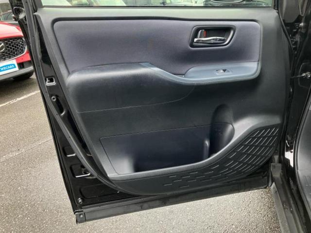 ヴォクシー ＺＳキラメキ２　保証書／純正　９インチ　ＳＤナビ／フリップダウンモニター　純正　１２．１インチ／トヨタセーフティセンス／両側電動スライドドア／車線逸脱防止支援システム／ヘッドランプ　ＬＥＤ　衝突被害軽減システム（22枚目）