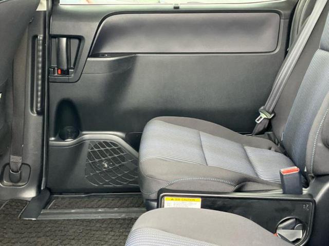 ヴォクシー ＺＳキラメキ２　保証書／純正　９インチ　ＳＤナビ／フリップダウンモニター　純正　１２．１インチ／トヨタセーフティセンス／両側電動スライドドア／車線逸脱防止支援システム／ヘッドランプ　ＬＥＤ　衝突被害軽減システム（25枚目）