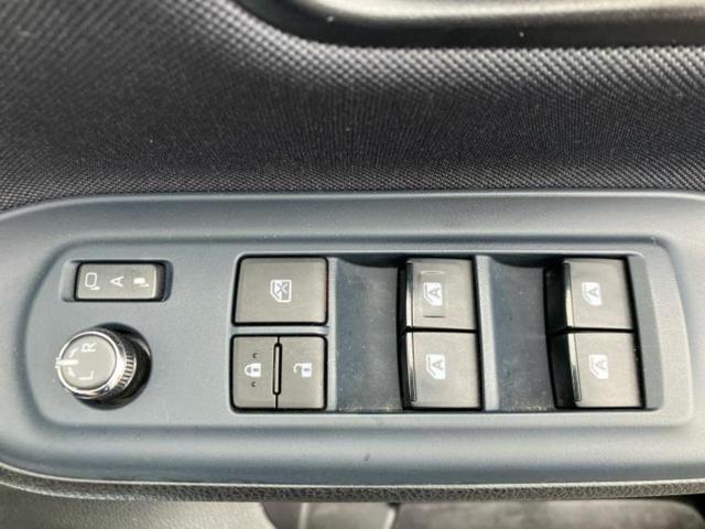 ヴォクシー ＺＳキラメキ２　保証書／純正　９インチ　ＳＤナビ／フリップダウンモニター　純正　１２．１インチ／トヨタセーフティセンス／両側電動スライドドア／車線逸脱防止支援システム／ヘッドランプ　ＬＥＤ　衝突被害軽減システム（31枚目）