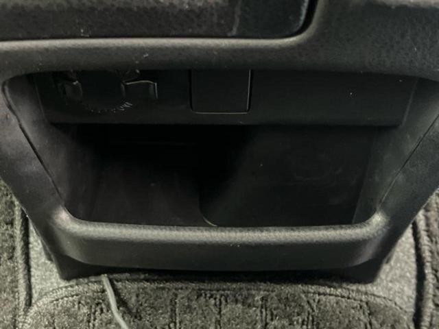 ヴォクシー ＺＳキラメキ２　保証書／純正　９インチ　ＳＤナビ／フリップダウンモニター　純正　１２．１インチ／トヨタセーフティセンス／両側電動スライドドア／車線逸脱防止支援システム／ヘッドランプ　ＬＥＤ　衝突被害軽減システム（36枚目）