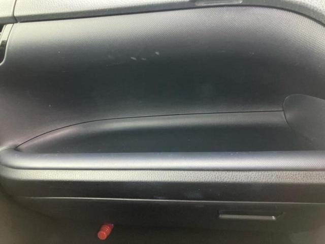 ヴォクシー ＺＳキラメキ２　保証書／純正　９インチ　ＳＤナビ／フリップダウンモニター　純正　１２．１インチ／トヨタセーフティセンス／両側電動スライドドア／車線逸脱防止支援システム／ヘッドランプ　ＬＥＤ　衝突被害軽減システム（39枚目）