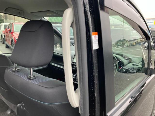 ヴォクシー ＺＳキラメキ２　保証書／純正　９インチ　ＳＤナビ／フリップダウンモニター　純正　１２．１インチ／トヨタセーフティセンス／両側電動スライドドア／車線逸脱防止支援システム／ヘッドランプ　ＬＥＤ　衝突被害軽減システム（44枚目）