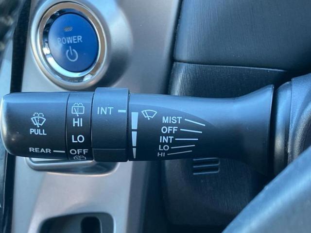 プリウスα Ｇツーリングセレクション　純正　８インチ　ＳＤナビ／衝突安全装置／車線逸脱防止支援システム／シート　ハーフレザー／ヘッドランプ　ＬＥＤ／Ｂｌｕｅｔｏｏｔｈ接続／ＥＴＣ／ＥＢＤ付ＡＢＳ／横滑り防止装置／クルーズコントロール（17枚目）