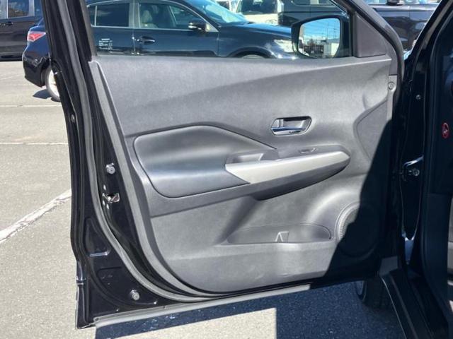 キックス Ｘ　新品タイヤ／社外　ナビ／インテリジェントルームミラー／エマージェンシーブレーキ／アラウンドビューモニター／車線逸脱防止支援システム／シート　ハーフレザー／プロパイロット／ヘッドランプ　ＬＥＤ　ＥＴＣ（21枚目）