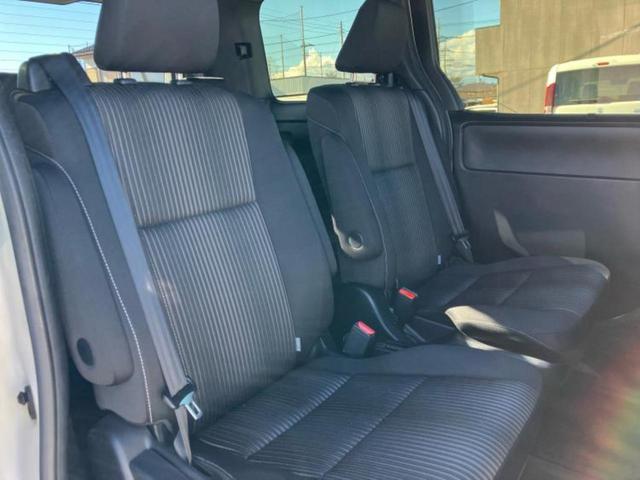 ヴォクシー ＺＳキラメキ２　新品タイヤ／純正　９インチ　ＳＤナビ／フリップダウンモニター　純正　１２．１インチ／トヨタセーフティセンス／車線逸脱防止支援システム／ヘッドランプ　ＬＥＤ／Ｂｌｕｅｔｏｏｔｈ接続／ＥＴＣ２．０（6枚目）