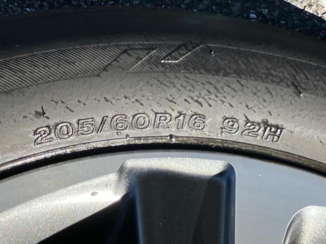 ヴォクシー ＺＳキラメキ２　新品タイヤ／純正　９インチ　ＳＤナビ／フリップダウンモニター　純正　１２．１インチ／トヨタセーフティセンス／車線逸脱防止支援システム／ヘッドランプ　ＬＥＤ／Ｂｌｕｅｔｏｏｔｈ接続／ＥＴＣ２．０（50枚目）