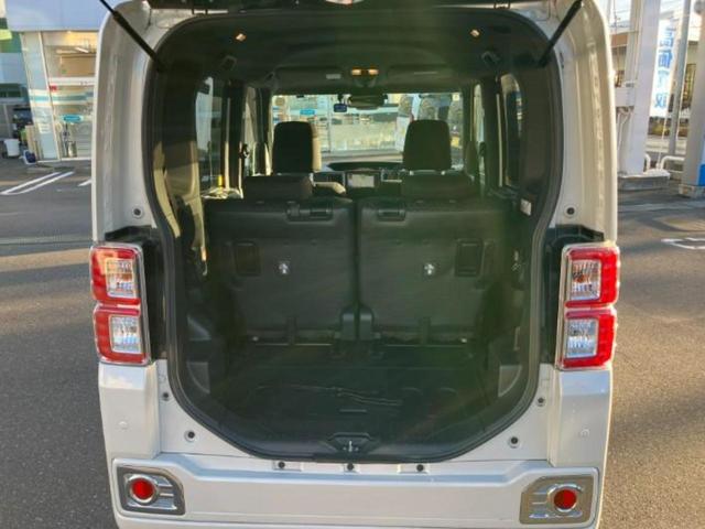 ＷＥＣＡＲＳでは各商談席に大型モニターをご用意しております！見やすい大画面でゆったりと全国の在庫をご覧いただけます！是非ご来店お待ちしております！