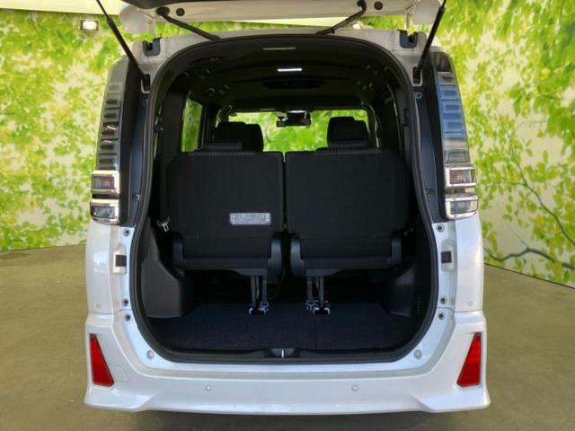 ヴォクシー ハイブリッドＺＳ　新品タイヤ／純正　１０インチ　ＳＤナビ／トヨタセーフティセンス／電動スライドドア／シートヒーター　前席／車線逸脱防止支援システム／ドライブレコーダー　前後／ヘッドランプ　ＬＥＤ　衝突被害軽減システム（20枚目）