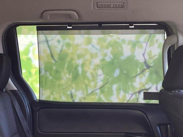 ヴォクシー ハイブリッドＺＳキラメキ２　純正　９インチ　ＳＤナビ／トヨタセーフティセンス／両側電動スライドドア／車線逸脱防止支援システム／ドライブレコーダー　純正／ヘッドランプ　ＬＥＤ／Ｂｌｕｅｔｏｏｔｈ接続／ＥＴＣ２．０　ワンオーナー（23枚目）