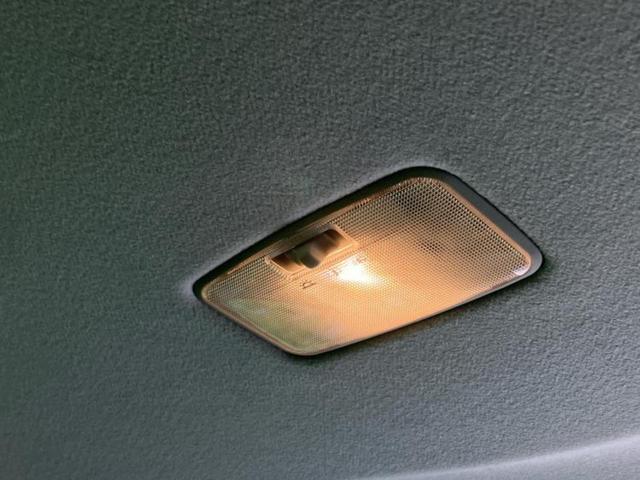 ヴォクシー ハイブリッドＺＳキラメキ２　純正　９インチ　ＳＤナビ／トヨタセーフティセンス／両側電動スライドドア／車線逸脱防止支援システム／ドライブレコーダー　純正／ヘッドランプ　ＬＥＤ／Ｂｌｕｅｔｏｏｔｈ接続／ＥＴＣ２．０　ワンオーナー（44枚目）