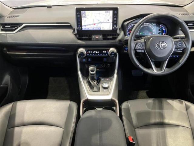 ＲＡＶ４ ４ＷＤハイブリッドＧ　サンルーフ／保証書／ディスプレイオーディオ＋ナビ／衝突安全装置／シートヒーター／パノラミックビューモニター／車線逸脱防止支援システム／シート　合皮／電動バックドア／ドライブレコーダー　純正　電動シート（4枚目）