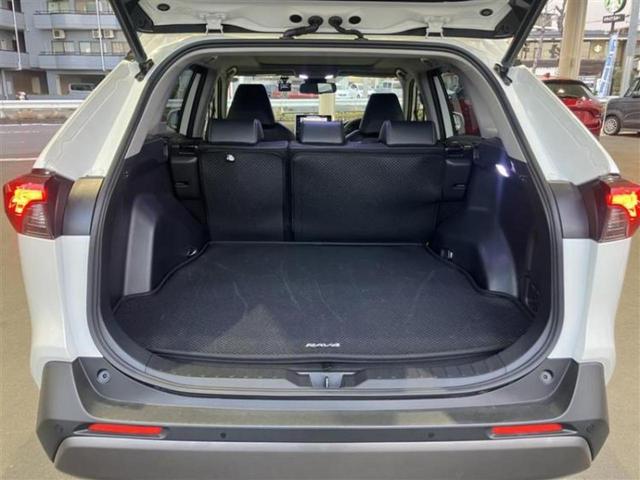 ＲＡＶ４ ４ＷＤハイブリッドＧ　サンルーフ／保証書／ディスプレイオーディオ＋ナビ／衝突安全装置／シートヒーター／パノラミックビューモニター／車線逸脱防止支援システム／シート　合皮／電動バックドア／ドライブレコーダー　純正　電動シート（8枚目）