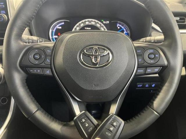 ＲＡＶ４ ４ＷＤハイブリッドＧ　サンルーフ／保証書／ディスプレイオーディオ＋ナビ／衝突安全装置／シートヒーター／パノラミックビューモニター／車線逸脱防止支援システム／シート　合皮／電動バックドア／ドライブレコーダー　純正　電動シート（17枚目）