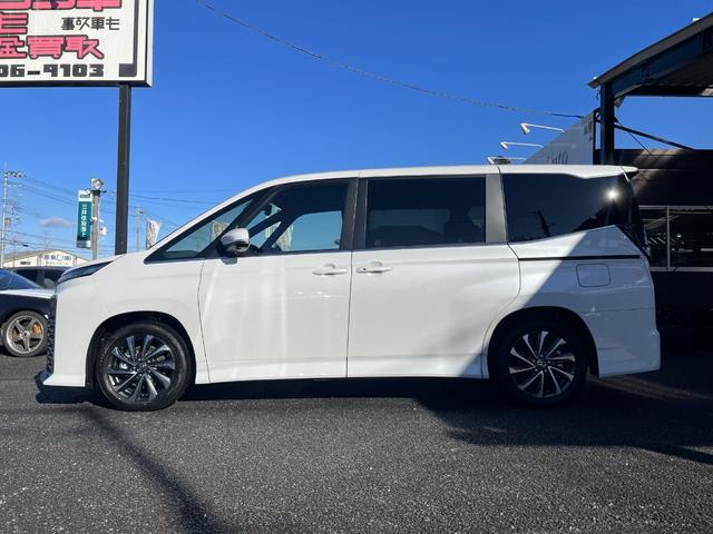 ヴォクシー ハイブリッドＳ－Ｚ　登録済未使用車／最新モデル／即　納　可／ディスプレイオーディオＮａｖｉＴＶ１０．５インチ／ＴＯＹＯＴＡ‐ＳＡＦＥＴＹ－ＳＥＮＳＥ／アドバンストパーク＋ＰＶＭ＋ＰＫＳ／ＤＯデジタルインナーミラー（6枚目）