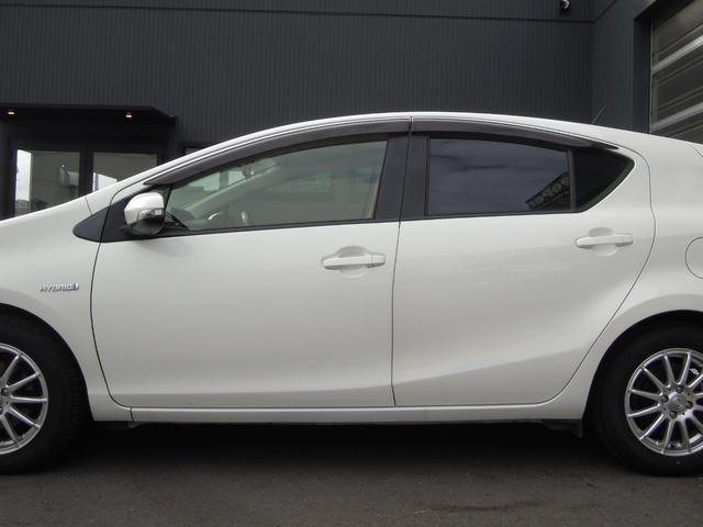 アクア Ｇ　ＬＥＤヘッドライト／ナビ／フルセグＴＶ／ドライブレコーダー／バックカメラ／ＥＴＣ／シートヒーター／プッシュスタート／スマートキー／１５インチアルミ（5枚目）