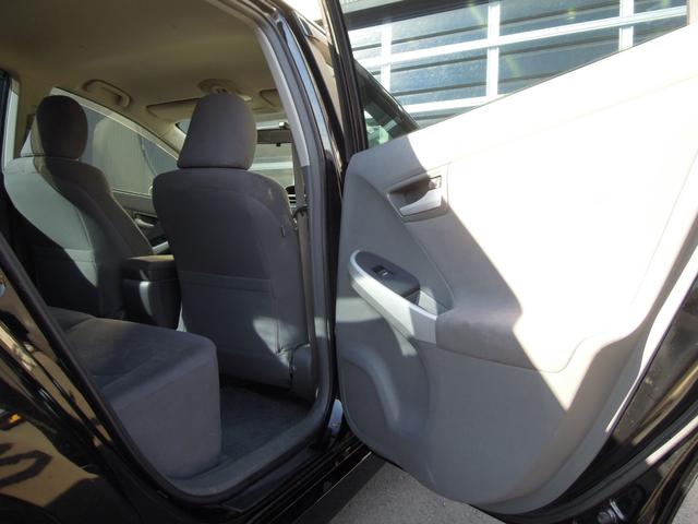 プリウス Sツーリングセレクション LEDヘッドライト/ナビ/フルセグTV/DVD再生/純正17インチアルミ(32枚目)