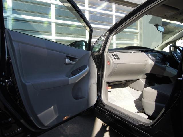 プリウス Sツーリングセレクション LEDヘッドライト/ナビ/フルセグTV/DVD再生/純正17インチアルミ(34枚目)