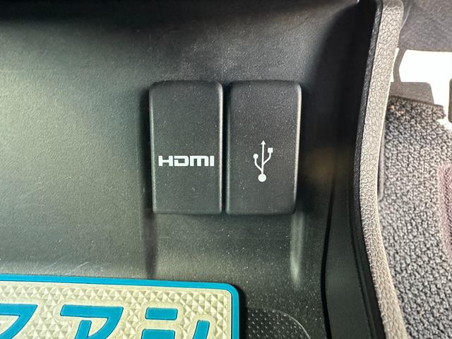 シャトル ハイブリッドZスタイルエディション 純正SDナビ バックカメラ ビルトインETC ハーフレザーシート USBポート ラバーマット LEDヘッドライト 前席シートヒーター スマートキー スペアキー有 プッシュスタート(10枚目)