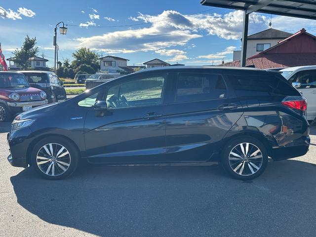 シャトル ハイブリッドZスタイルエディション 純正SDナビ バックカメラ ビルトインETC ハーフレザーシート USBポート ラバーマット LEDヘッドライト 前席シートヒーター スマートキー スペアキー有 プッシュスタート(16枚目)