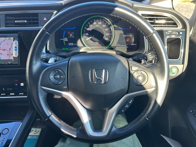 シャトル ハイブリッドZスタイルエディション 純正SDナビ バックカメラ ビルトインETC ハーフレザーシート USBポート ラバーマット LEDヘッドライト 前席シートヒーター スマートキー スペアキー有 プッシュスタート(28枚目)