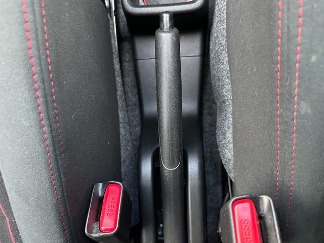 アルトターボRS ベースグレード レーダー探知機 ドラレコ ポータブルナビ 社外オーディオ 衝突軽減装置 運転席シートヒーター HIDヘッドライト スマートキー スペアキー プッシュスタート(30枚目)