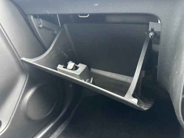 アルトターボRS ベースグレード レーダー探知機 ドラレコ ポータブルナビ 社外オーディオ 衝突軽減装置 運転席シートヒーター HIDヘッドライト スマートキー スペアキー プッシュスタート(33枚目)