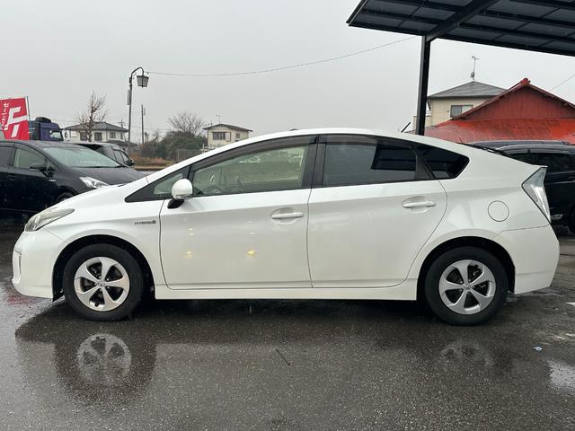 プリウス Ｇ　純正フルセグメモリーナビ　Ｂｌｕｅｔｏｏｔｈミュージック　バックカメラ　ＥＴＣ　パワーシート　ハーフレザーシート　オートライト　オートエアコン　オートクルーズ　ＨＩＤヘッドライト（15枚目）