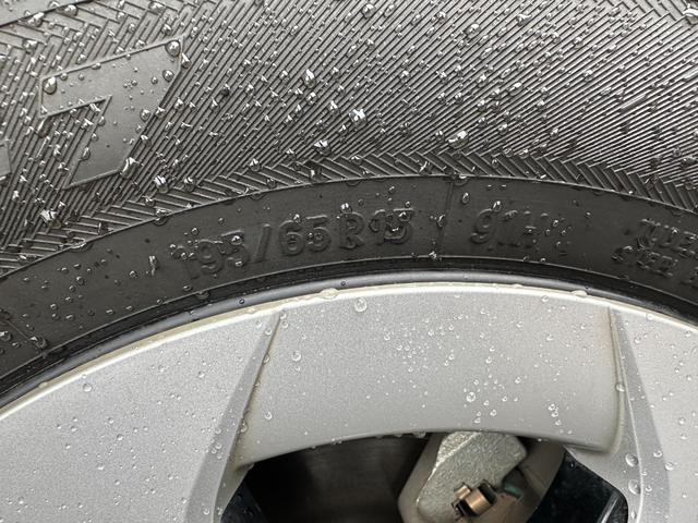 プリウス Ｇ　純正フルセグメモリーナビ　Ｂｌｕｅｔｏｏｔｈミュージック　バックカメラ　ＥＴＣ　パワーシート　ハーフレザーシート　オートライト　オートエアコン　オートクルーズ　ＨＩＤヘッドライト（46枚目）