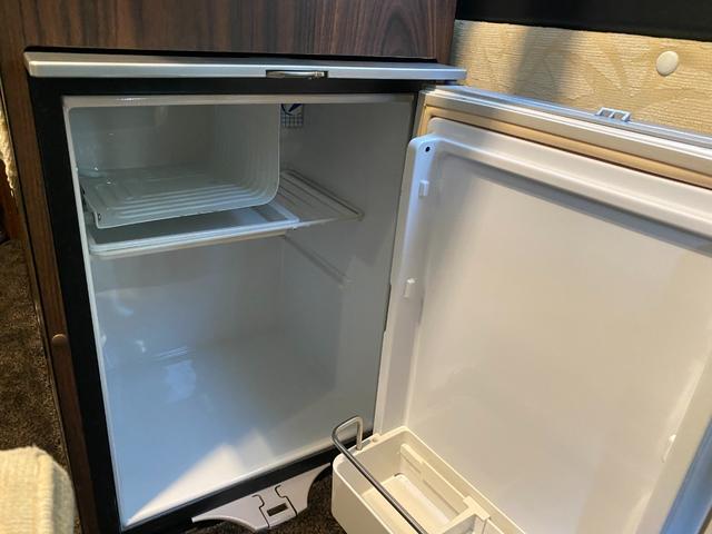 ハイエースバン SPロングDXキャンP デルタリンク ダーウィン Q3 リアTV・ソーラーパネル・サブバッテリ・走行充電・FFヒータ・常設ベッド・冷蔵庫・オーリンズサス鍛造ホイール・BRIDEシートF左右・インバータ(19枚目)