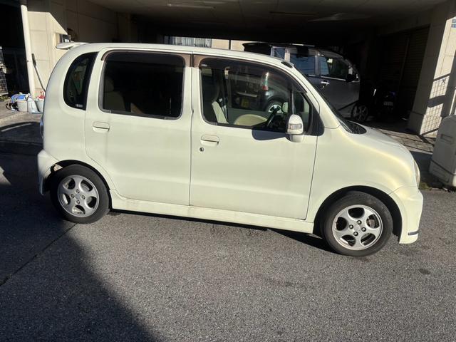 ムーヴラテ クール　１４インチアルミホイール　キーレス　ＣＤ　ＭＤ　ベンチシート　フルフラット　ＡＢＳ　運転席助手席エアバック　衝突安全ボディ（7枚目）