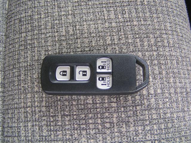 N-BOX G・Lホンダセンシング 両側パワースライドドア 純正ナビ Bluetooth フルセグTV バックカメラ ETC ドライブレコーダー 衝突軽減ブレーキ カーテンエアバッグ ACC 誤発進抑制機能 後方誤発進抑制機能(29枚目)