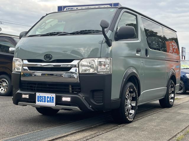 ハイエースバン ＤＸ　ＧＬパッケージ　アーバンカーキ６Ｘ３塗装仕上げ　ルーフマッドブラック塗装　ＴＲＤタイプバンパーガード　オーバーフェンダー　社外ＡＷ（22枚目）