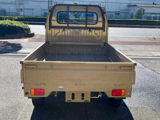 キャリイトラック KCエアコン・パワステ トヨタ4V6アースカラー塗装仕上げ ルーフマッドブラック塗装 ゴツゴツタイヤ新品 4WD エアコン パワステ 5速マニュアル(8枚目)