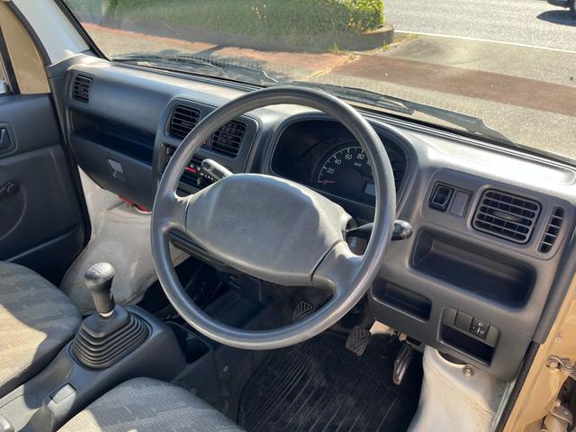 キャリイトラック KCエアコン・パワステ トヨタ4V6アースカラー塗装仕上げ ルーフマッドブラック塗装 ゴツゴツタイヤ新品 4WD エアコン パワステ 5速マニュアル(12枚目)