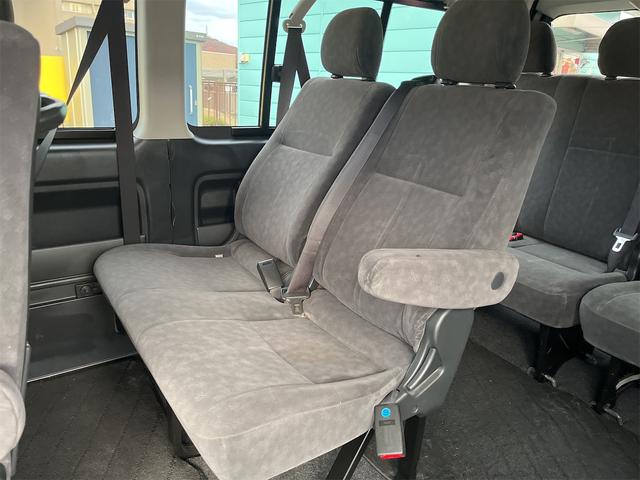 ハイエースワゴン GL ナビ 電動スライドドア 電動格納ミラー 後席モニター AT アルミホイール Bluetooth 100V電源 盗難防止システム 衝突安全ボディ ABS エアコン パワーステアリング パワーウィンドウ(11枚目)