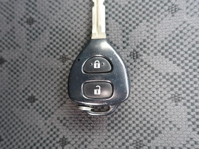 ヴィッツ Ｂ　Ｓエディション　キーレス　ＡＵＸ付ＣＤデッキ　ウィンカーミラー　プライバシーガラス　ドアバイザー（21枚目）