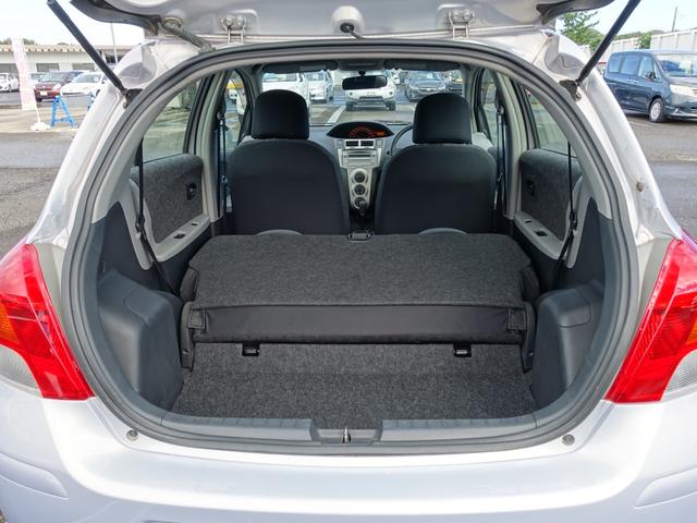 ヴィッツ Ｂ　Ｓエディション　キーレス　ＡＵＸ付ＣＤデッキ　ウィンカーミラー　プライバシーガラス　ドアバイザー（27枚目）