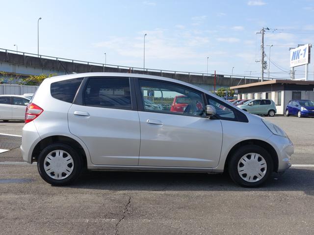 フィット G 純正HDDナビ バックカメラ ETC キーレス ワンセグ ミュージックサーバー ステアリングリモコン(4枚目)