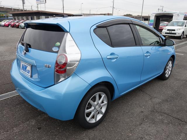 アクア Ｓ　純正メモリーナビ　バックカメラ　フルセグ　Ｂｌｕｅｔｏｏｔｈ　前席シートヒーター　ＥＴＣ　スマートキー　プッシュスタート　オートライト　純正アルミ（8枚目）